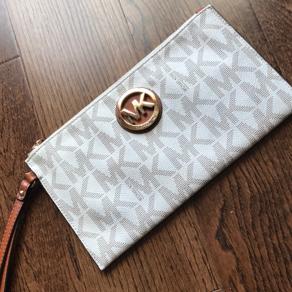 Michael Kors Wristlet